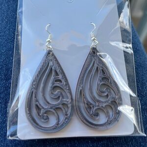 Elegant Gray Teardrop Earrings